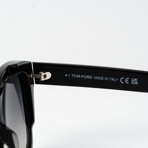 Tom Ford Women Sunglasses Black Gradient Smoke Silver Square LAUREN FT0614/S 01C - Picture 6 of 9